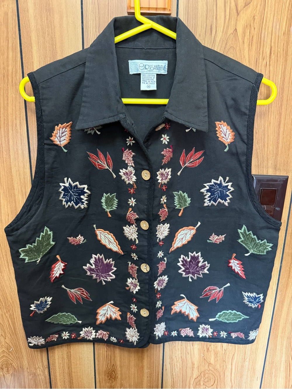 Vintage 100% cotton Chrysantheme Fall Embroidered Leaf Vest